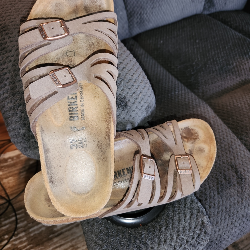 Birkenstock Women’s Taupe Strappy Buckle Slide Sandals